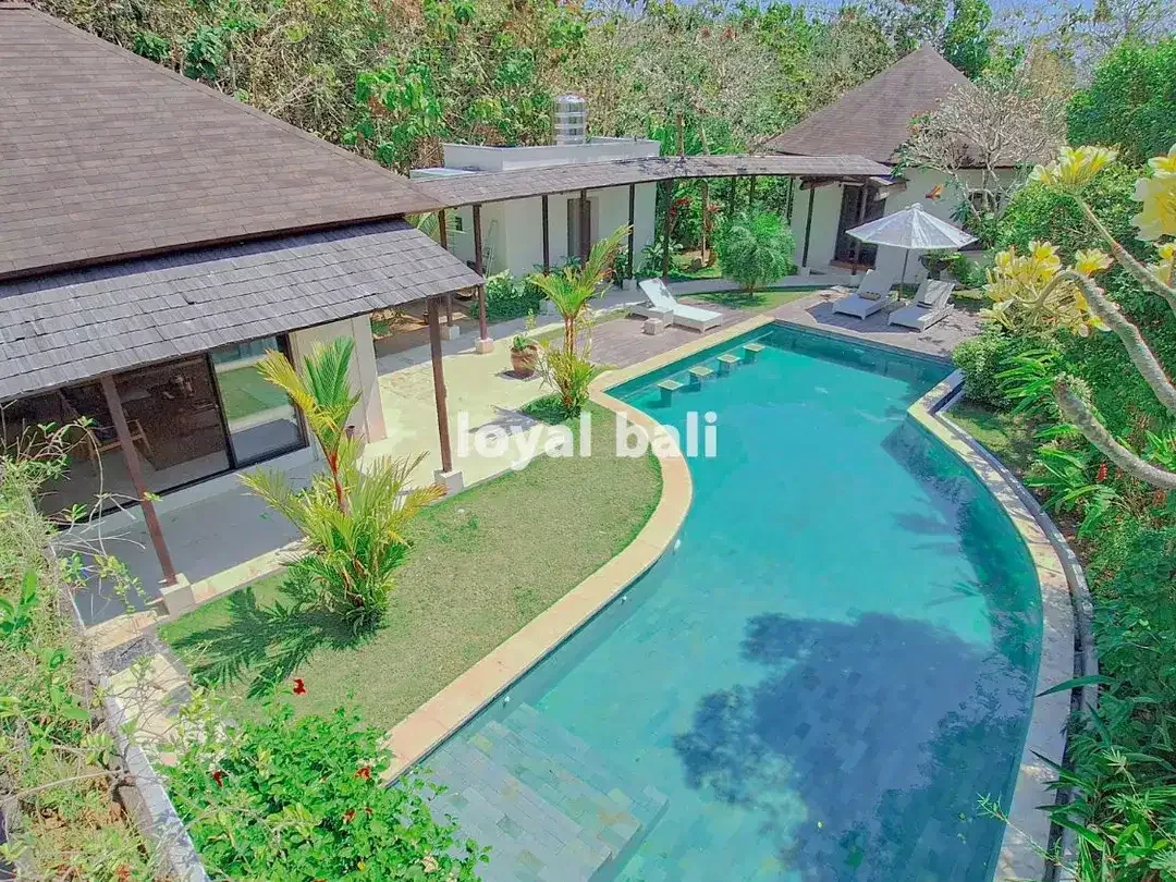 PRIVATE TROPICAL RESORT-STYLE VILLA IN JIMBARAN, BALI - Image 1 of 10