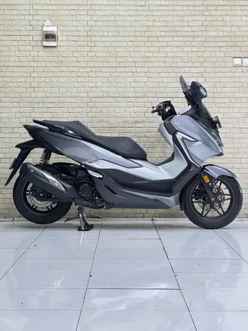 MATIC MEWAH‼️ Honda Forza 250 ABS 2018 Silver TERMURAH Mustika malang - Image 3 of 10