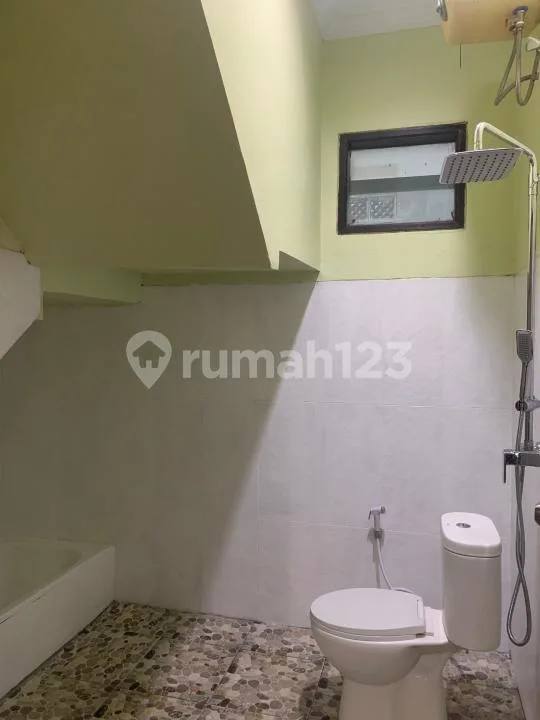 Disewakan Rumah Furnished 4Kt Strategis di Gunung Cemara - Image 4 of 4
