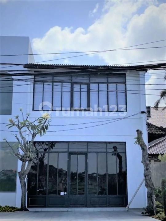 Jual/Sewa Ruko 2 LT Kunti Ii Seminyak | SHM Hadap Jalan Utama - Image 1 of 4
