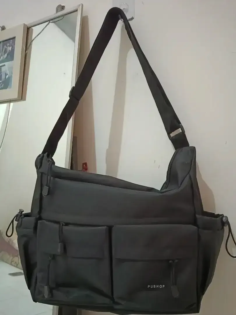 Tas Selempang Bahan Cordura Tebal Muat Laptop Uk. 31x10x25cm - Image 1 of 5