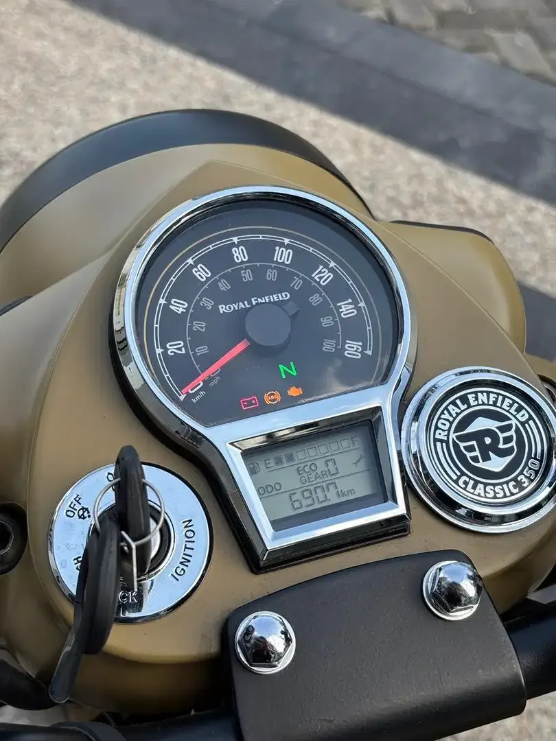 Like New Royal Enfield 350 Classic thn 2025 Comando Sand Koko Motor - Image 3 of 10
