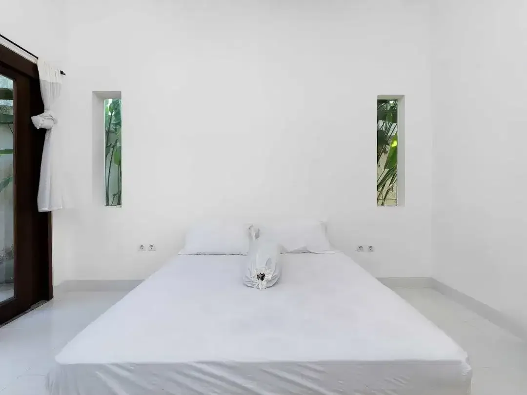 3 Bedroom Private Villa with Pool for Yearly Rental in Kerobokan Bali - Image 10 of 10