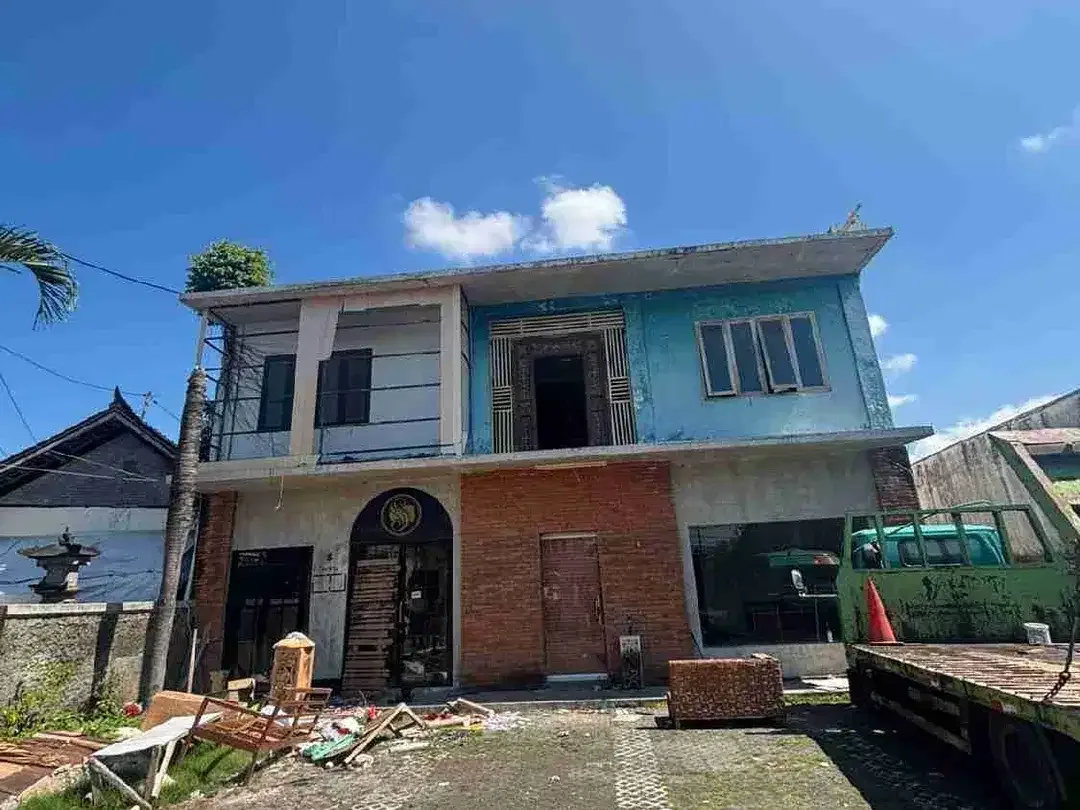DI JUAL CEPAT TANAH BANGUNAN 2LANTAI DI JL. DANAU TEMPE, SIDAKARYA - DENPASAR SELATAN

SPESIFIKASI :

LT : 458m²

LB : 465m²

Pos Satpam 9m²

Lobby 

7 Kamar Bawah

11Kamar Atas

1 Office

Jalan - Image 1 of 10