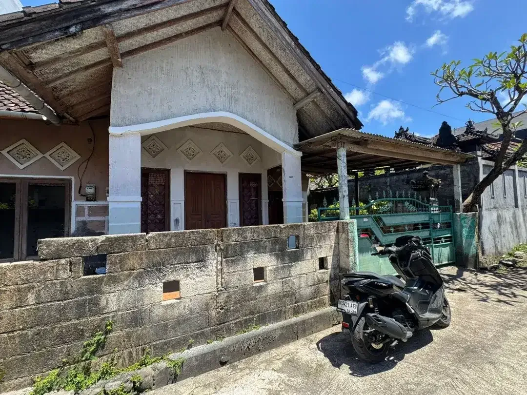 Di Jual Rumah Lantai 1 - Lokasi Jl. Tukad Banyuning / Tukad Yeh Aya, Renon - Image 1 of 4