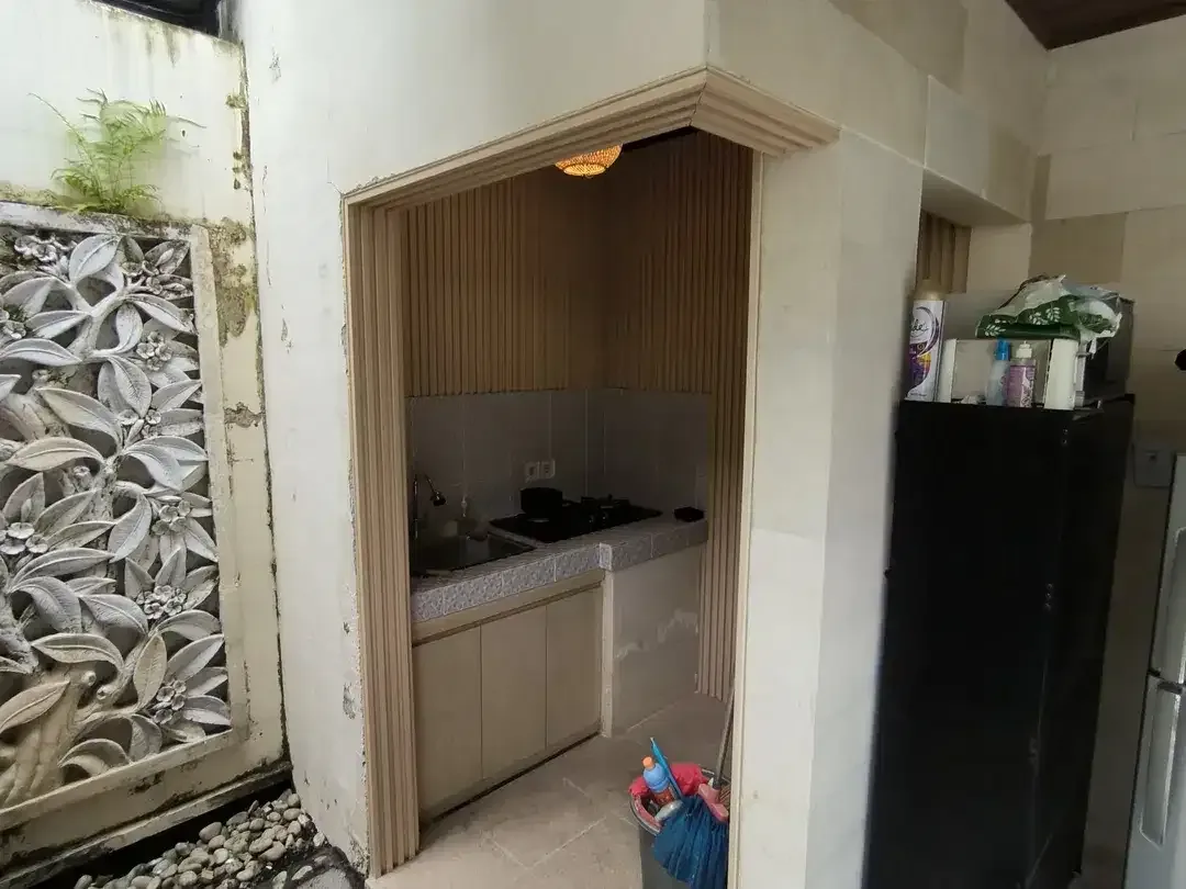 Dijual Siap huni  3 Vila 3 private pool & 1 unit loft di 1 komplek di  BALI UMALAS Bumbak - Image 7 of 10