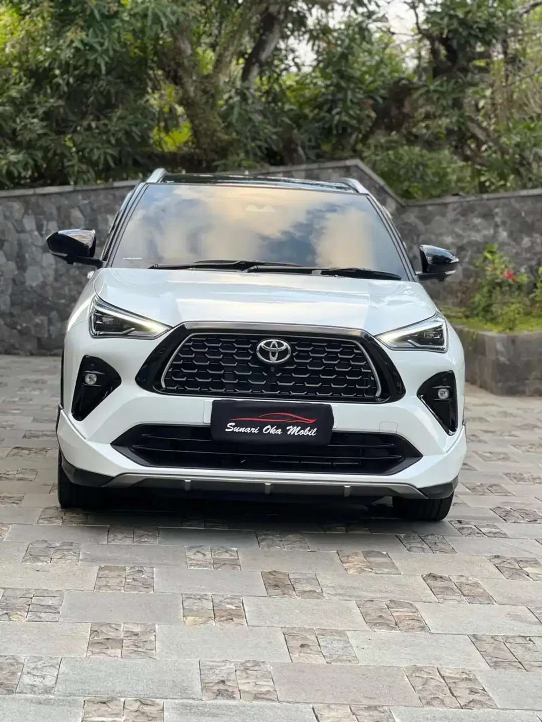 Yaris Cross GR Hybrid 2023 Asli Bali Low KM 11rb - Image 2 of 10
