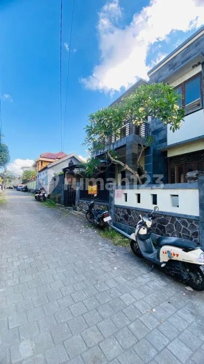 Rumah dengan 5 Kamar Terenovasi di Teuku Umar Barat, Bali - Image 2 of 4