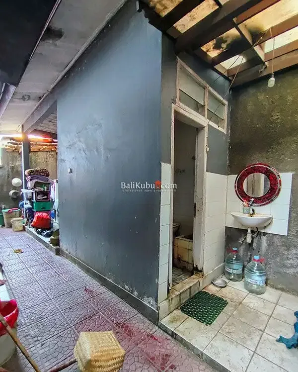 AMS-020.BTR Rumah Mewah 2 Lantai di Kawasan Elit Tukad Musi Renon – 5 Kamar, Halaman Luas & Fasilitas Lengkap! - Image 8 of 10