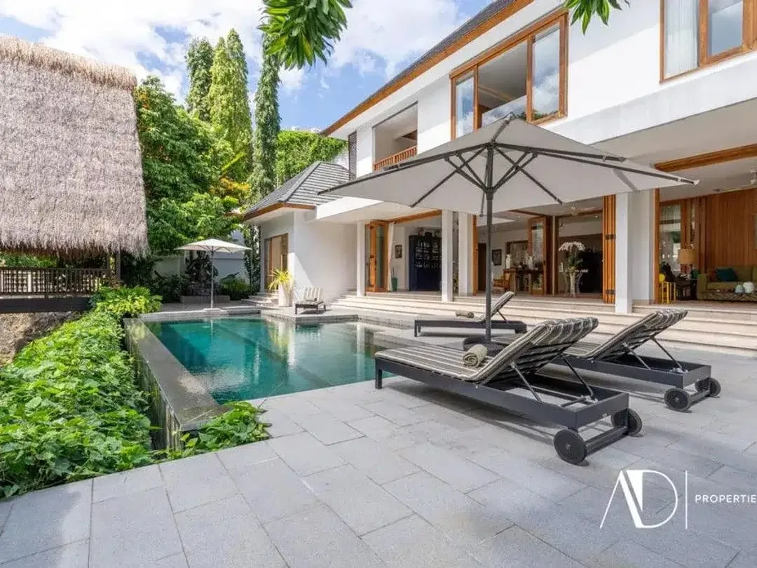 FREEHOLD | CONTEMPORARY TROPICAL ESTATE IN PERERENAN - Image 3 of 10