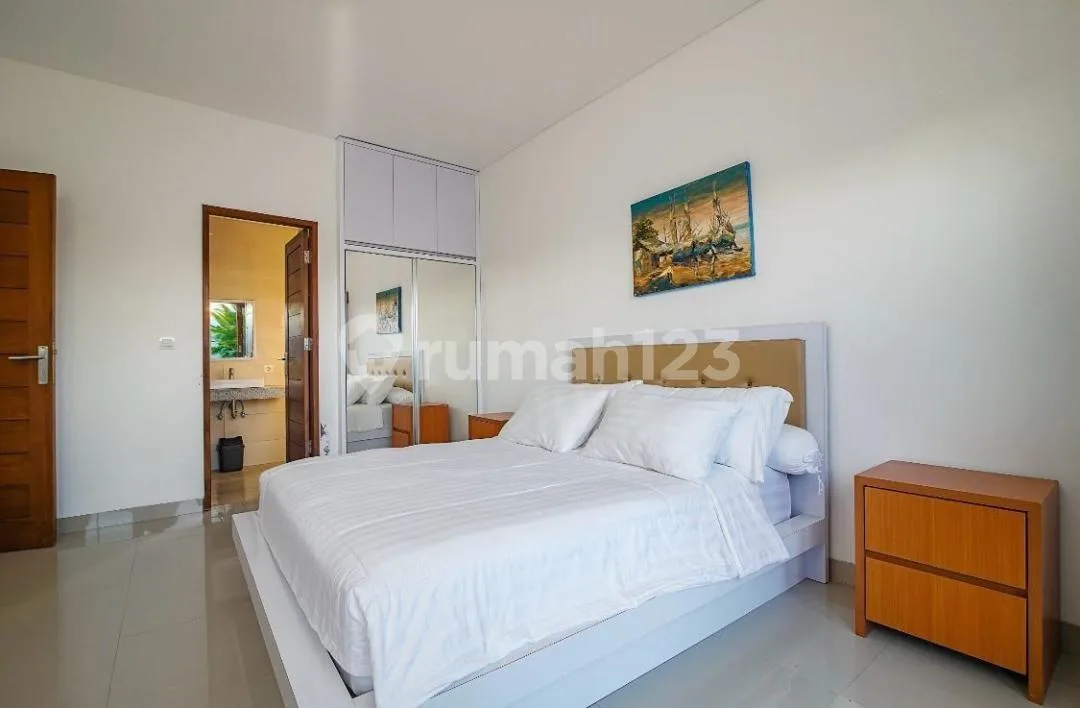 3Br Villa For Rent Kerobokan - Rice Field View | Available November - Image 3 of 4