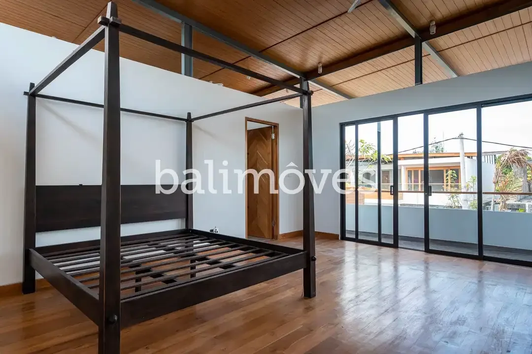 Vila Keluarga Empat Kamar Tidur Modern Dalam Kompleks di Tepi Pantai - Image 9 of 10