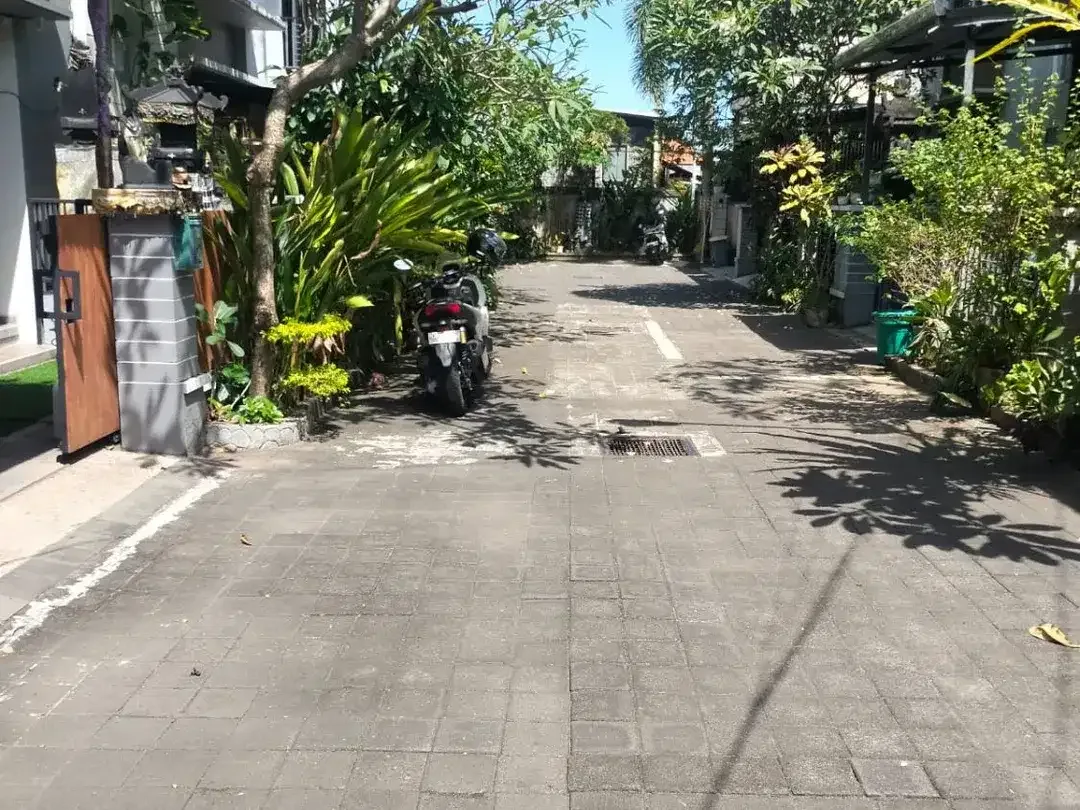 DISEWAKAN RUMAH FULLY FURNISHED – JL. RAYA MUDING, PADANGSAMBIAN, DENPASAR - Image 2 of 10