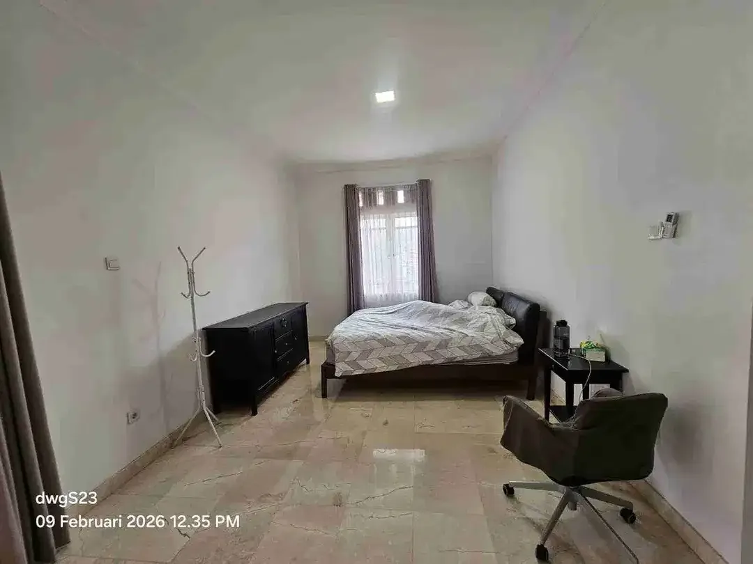 Dijual rumah semi villa lantai 2 lokasi semer dekat ke umalas kerobokan 
One gate syestem
Dekat pepito market/cafe budha/nook restaurant - Image 5 of 10