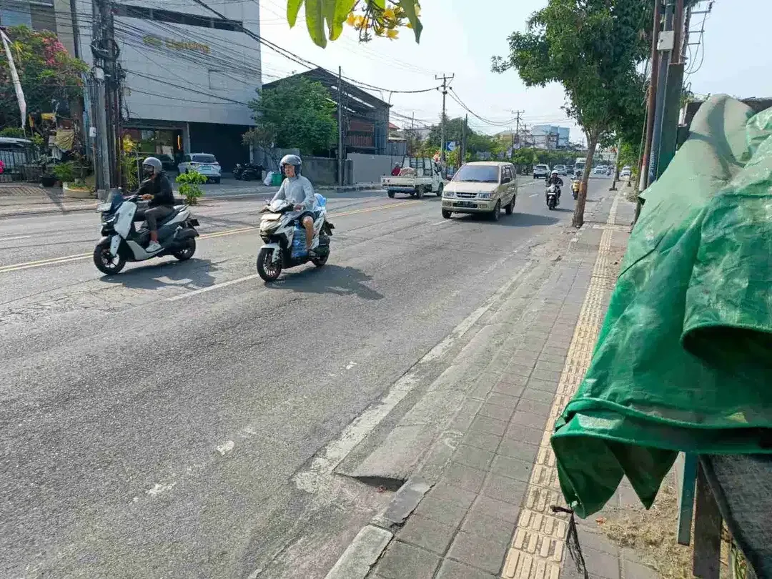 Dijual Tanah Premium  Lokasi JL Induk Mahendradatta Denpasar BAL  persis depan Hotel Quest San Denpasar - Image 4 of 10