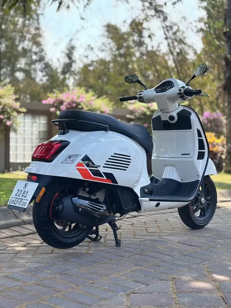 Gress Vespa GTS Super Sport 150 ABS Keyless thn 2025 Koko Motor - Image 10 of 10