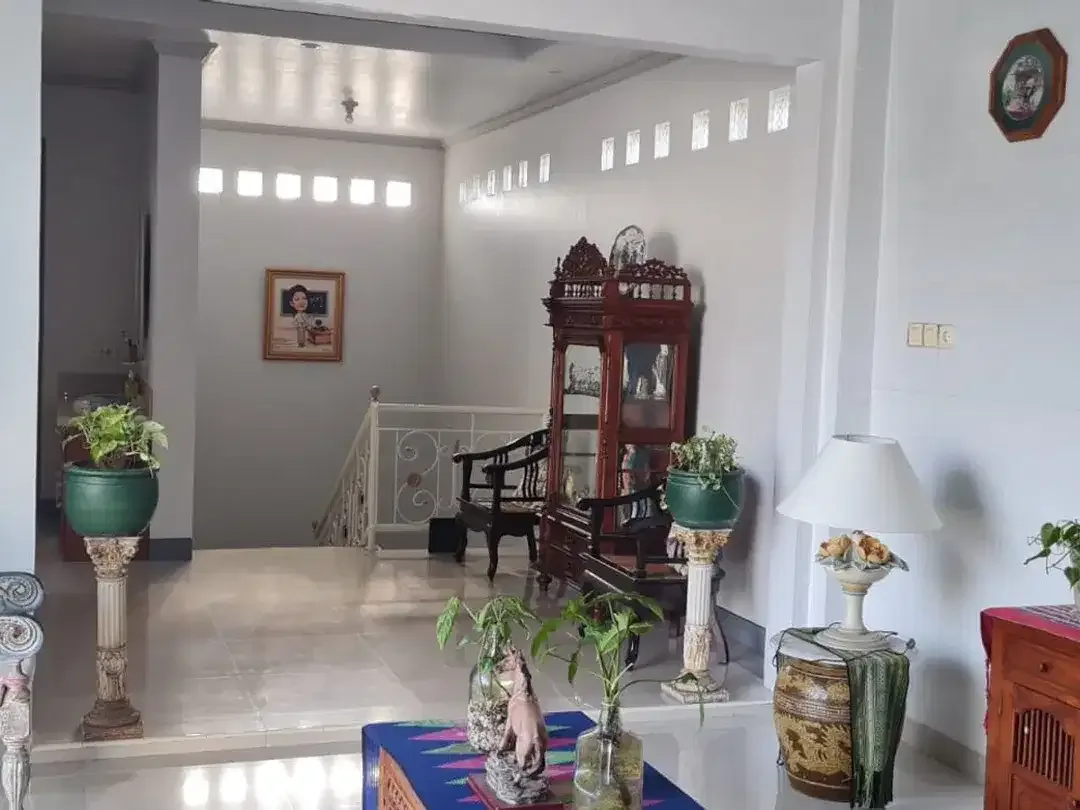Freehold-Family-Friendly House for Sale in Padang Sambian, Bali - Image 9 of 10