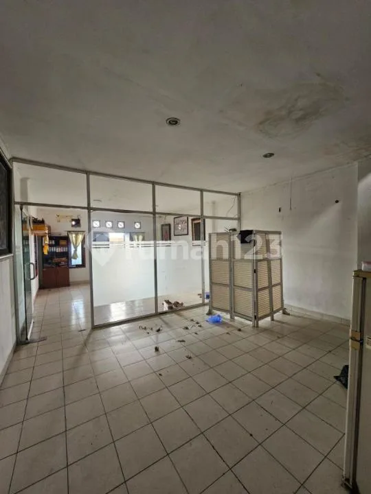 Ruko 3 Lantai di Denpasar Barat, 3 Menit ke Balimed Hospital - Image 3 of 4