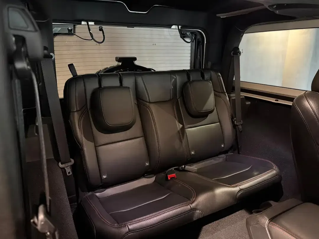 Jeep Wrangler Rubicon JL 2 Door 2.0L 2021 - Image 10 of 10