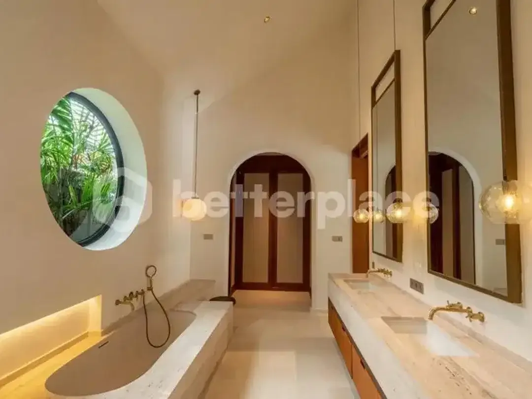 Grand Luxury 5-Bedroom Villa in Tumbak Bayuh – Private Estate Near Canggu & Pererenan - Image 8 of 10