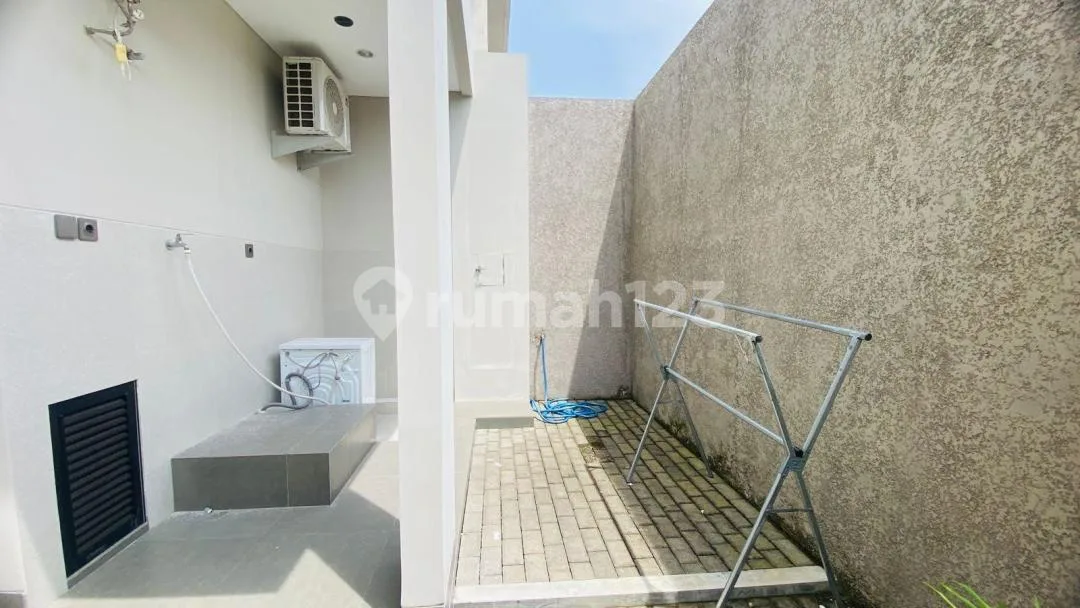 Villa Baru Full Furnish Dekat Pantai Batur Sari Sanur - Image 1 of 4