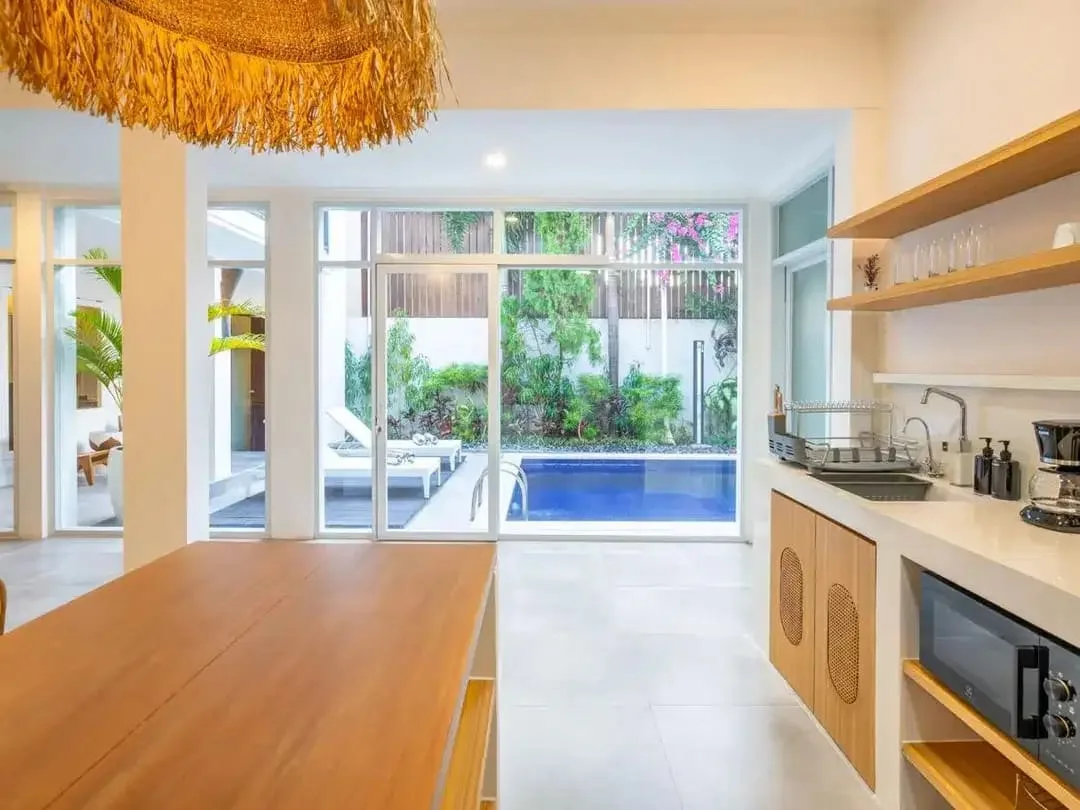 VILLA for Sale  Prime Location, walking distance to Canggu Beach, Famous Restaurants and Cafes - Image 6 of 10