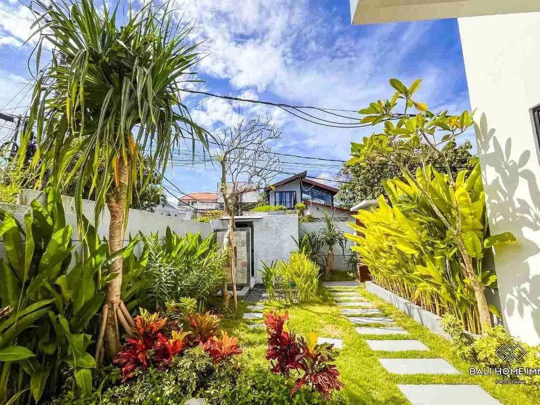 Villa Pecatu Kuta Selatan Bali 3 Bedrooms - Image 2 of 10