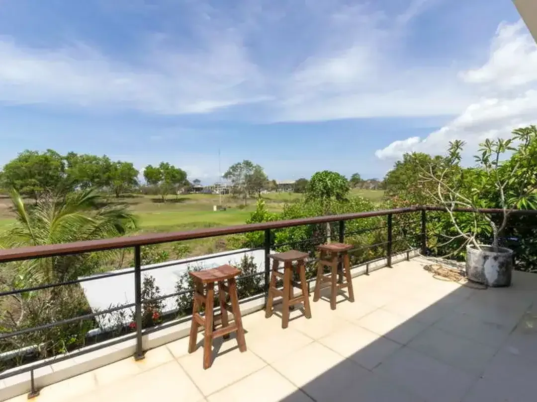 Freehold - Luxury 5-Bedroom Villa with Golf Course Frontage & Ocean Views in Pecatu, Bali - Image 8 of 10