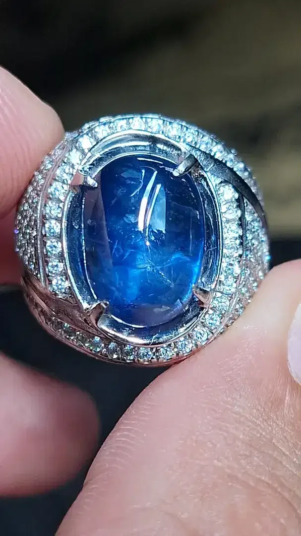 Natural blue sapphire - Image 4 of 4