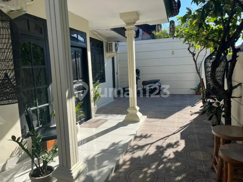 Disewakan Rumah Furnished - Area Kerobokan - Image 2 of 4