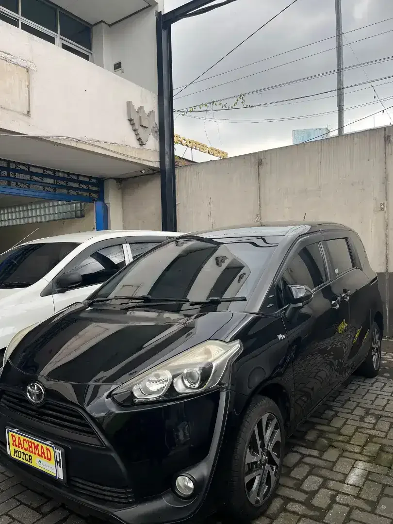 Toyota Sienta V 2017 hitam matic - Image 5 of 10