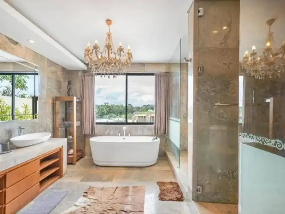 For Rent – Monthly 4 Bedroom Villa – Tumbak Bayuh - Image 3 of 10