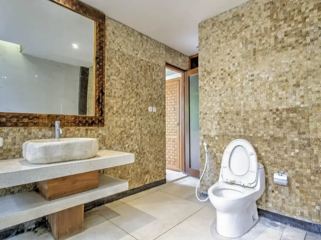 3BR Villa di Petitenget, Jalan kaki ke Pantai dan W Hotel Seminyak - Image 7 of 10