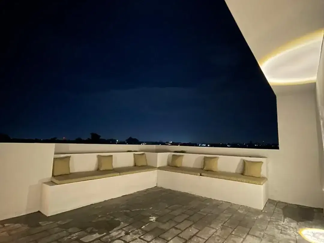 MODERN MINIMALIST VILLA IN SEMINYAK - Image 6 of 10