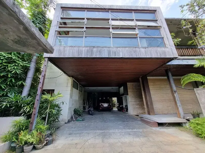 Dijual Villa Dekat Pantai – Batu Belig - Image 1 of 9