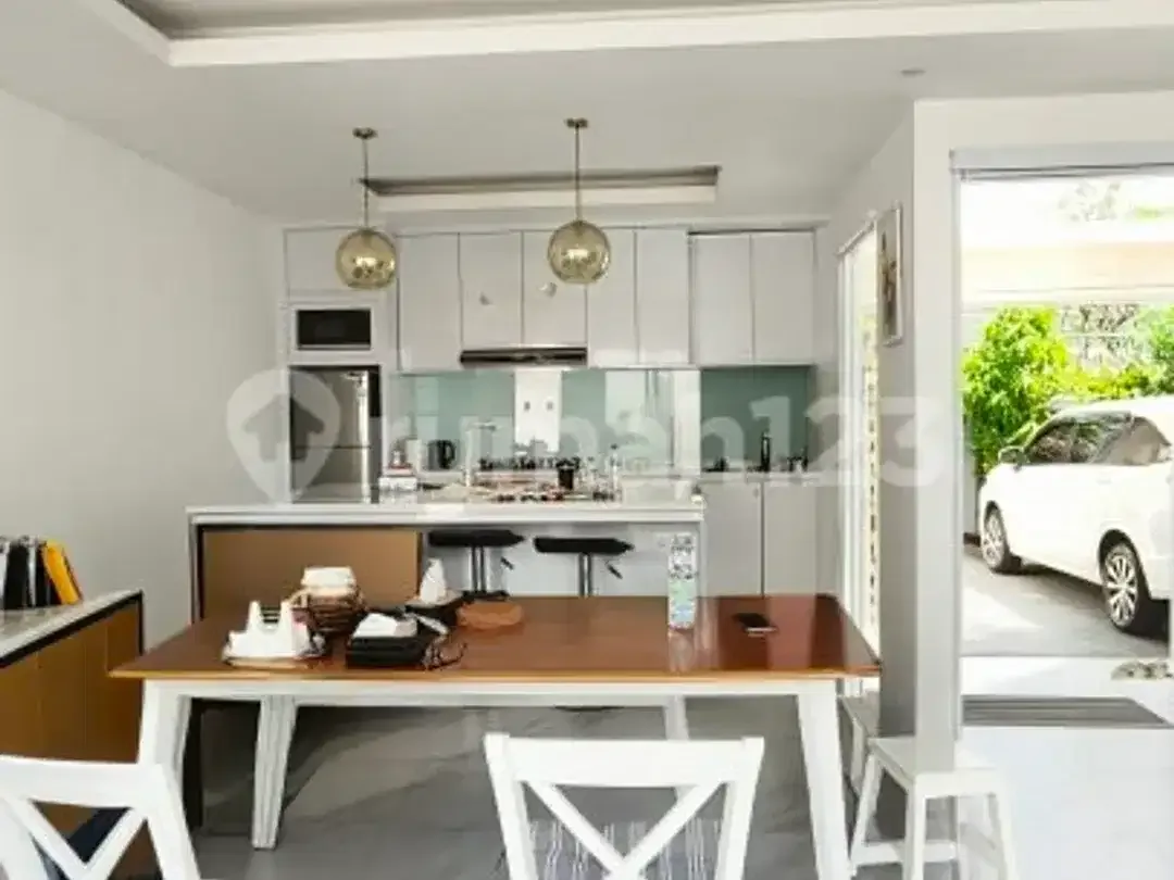 Modern Villa For Rent In Central Kerobokan - Fully Furnished With Private Pool - Image 4 of 5