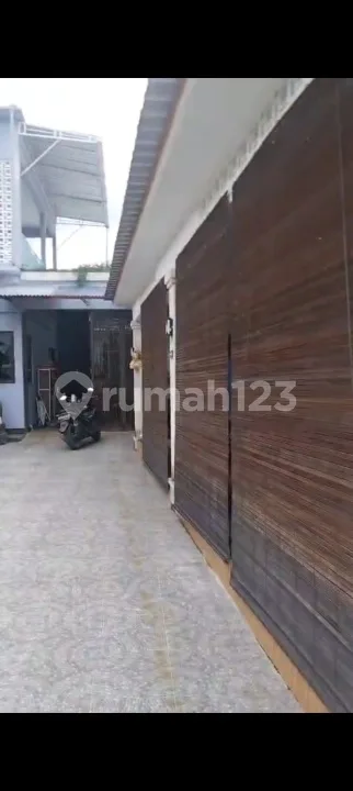 Di Jual Rumah 2 Lantai 4 Kamar Tidur Dekat ke Pantai - Image 3 of 4