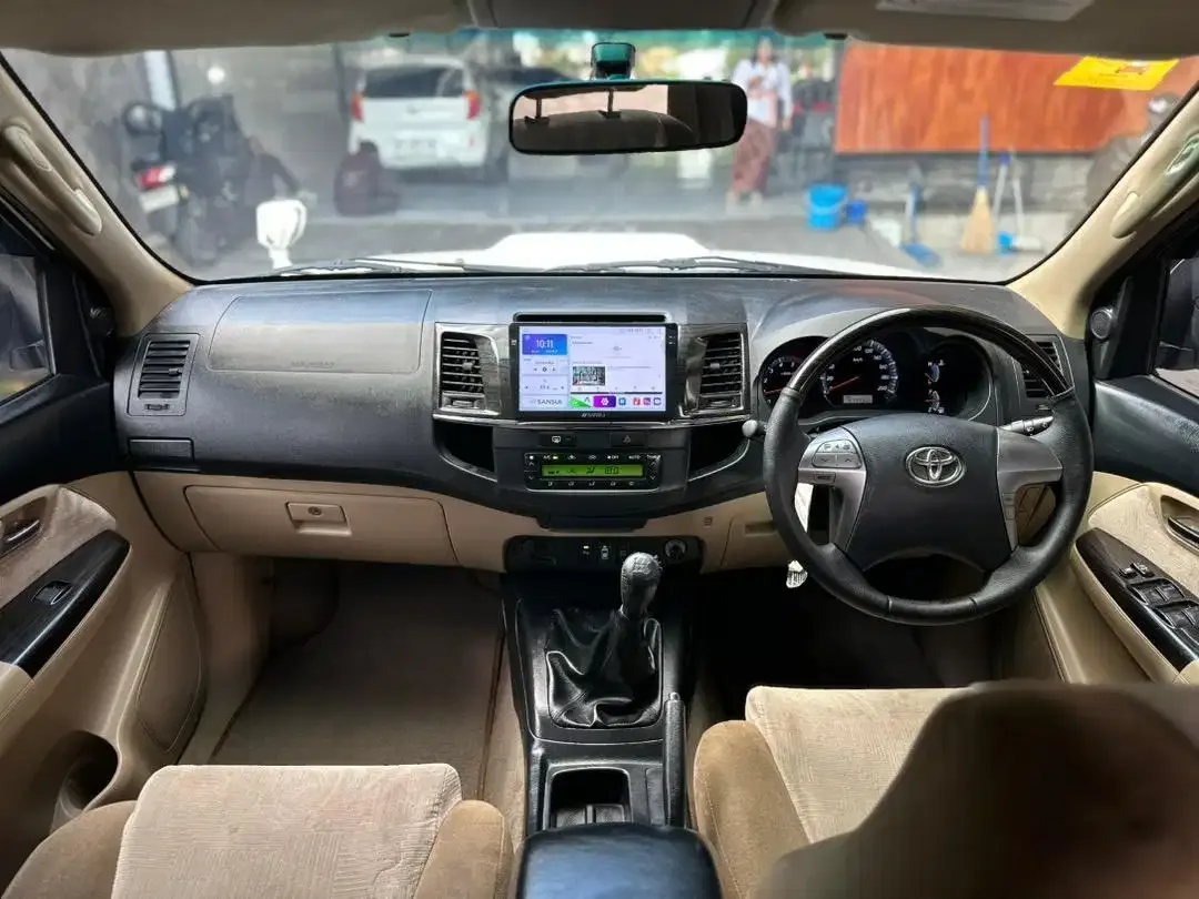 FORTUNER TRD VNT 2014 TURBO MANUAL ASLI BALI LOW KM ISTIMEWA - Image 8 of 10