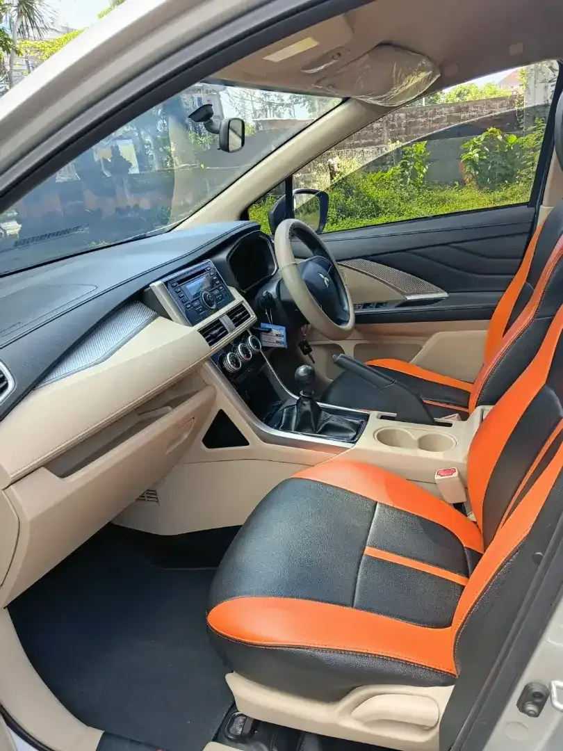 Mitsubishi Xpander GLS Manual 2019 Silver - Image 8 of 10