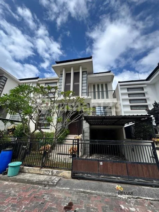 Rumah Premium 5 Kamar Tidur Disewakan di Tukad Balian, Renon - Image 1 of 4