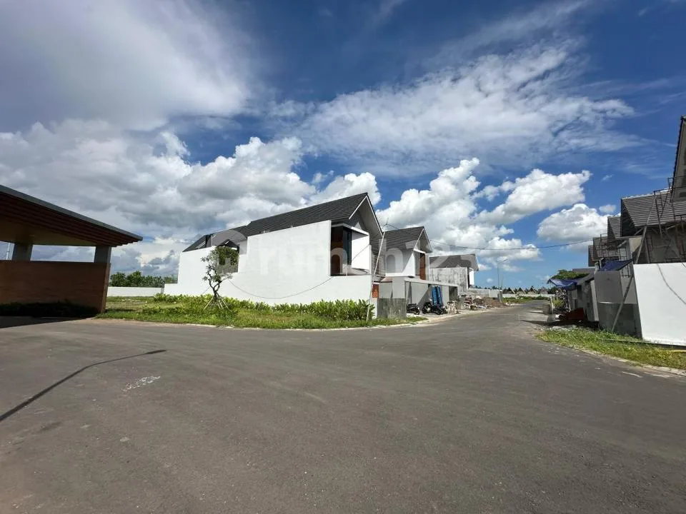 Dijual Villa Tropical Modern - Akses Jalan Besar & Fasilitas Premium Kediri, Tabanan - Dekat Pantai Private - Image 2 of 4