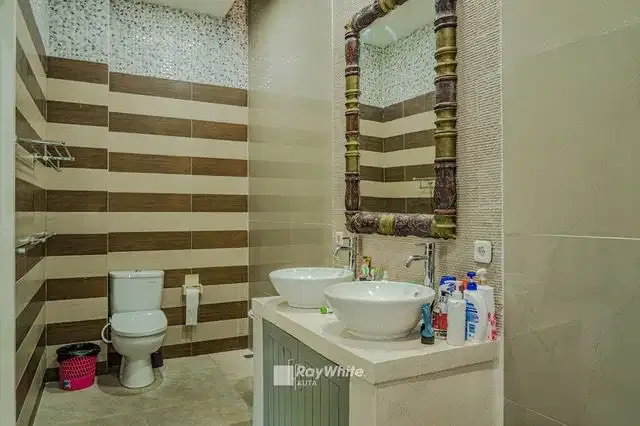Dijual Villa Modern 3 Kamar Tidur di Seminyak - Image 3 of 10