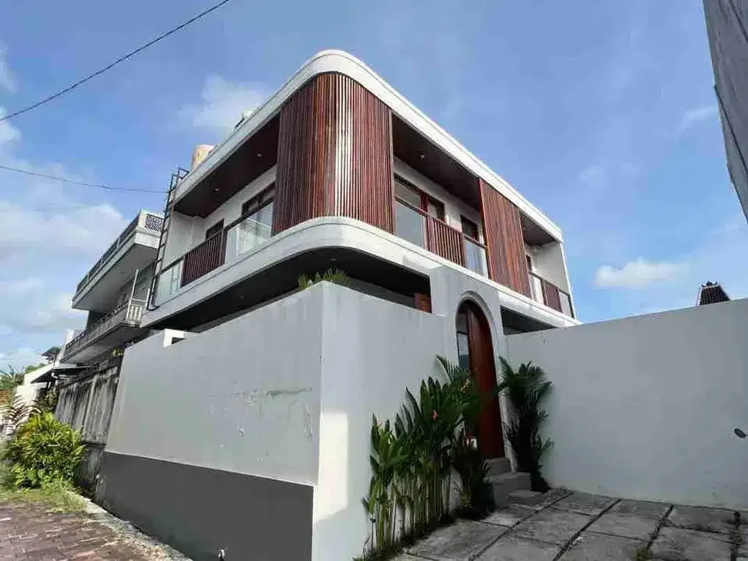 DI JUAL VILLA SEMI FURNISHED AREA PRIME CANGGU - Image 1 of 10