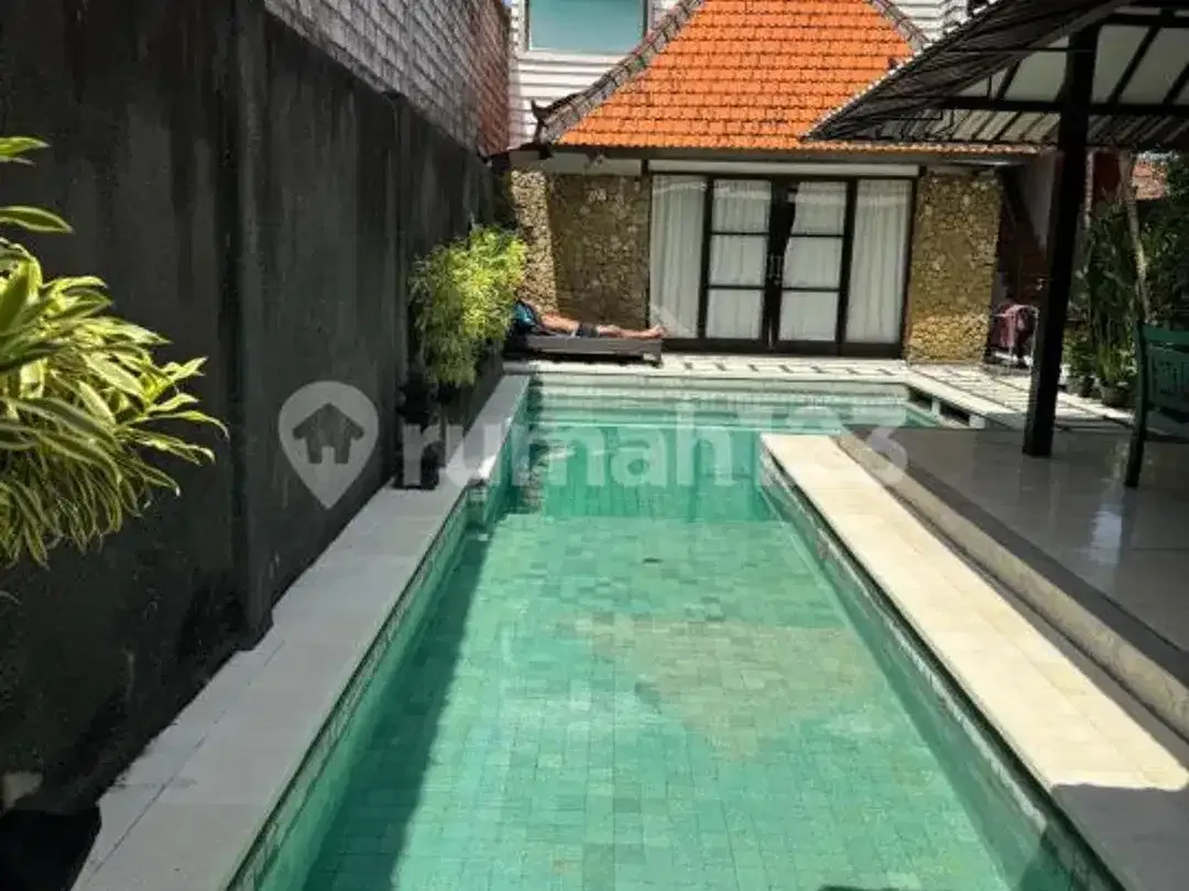5 Kamar Tidur Villa Ekslusif Luas dengan Udara Sejuk Jimbaran - Image 2 of 5