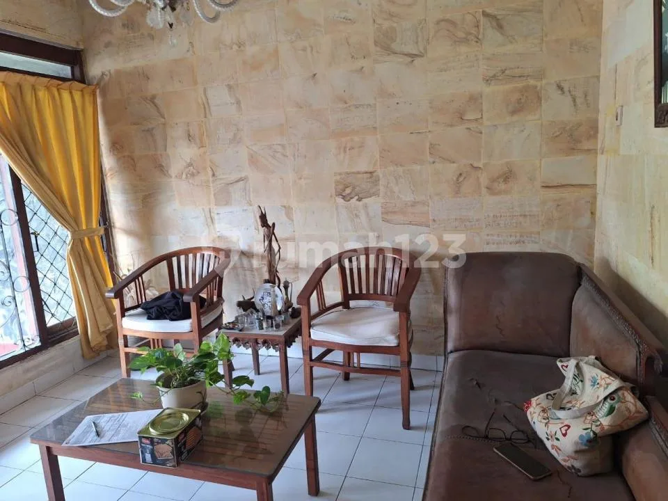 Rumah Strategis Cocok untuk Usaha di Jalan Utama Monang Maning - Image 4 of 4