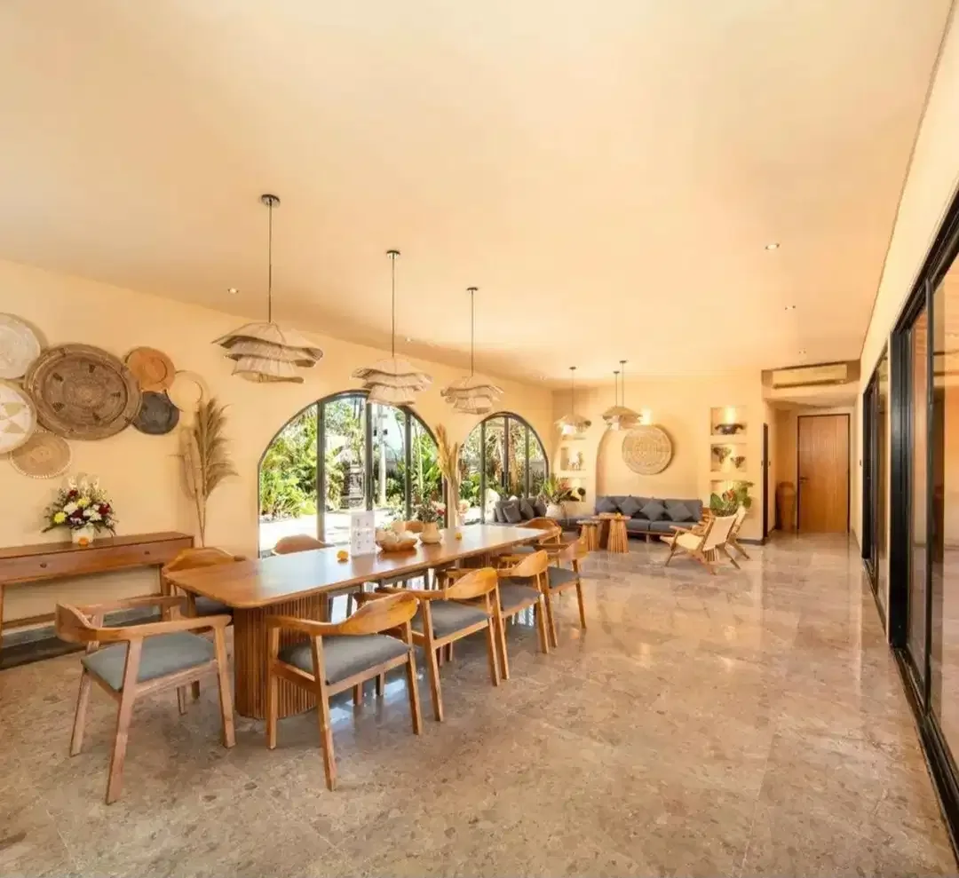 Kedunggu calling 5 bedrooms villa for sale - Image 2 of 10