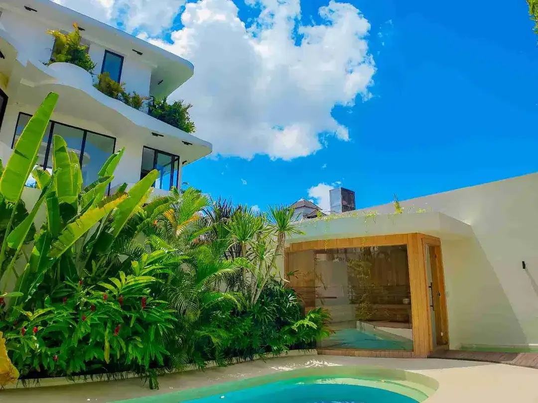 Luxury Villa di Seminyak sangat strategis Best for living - Image 2 of 10