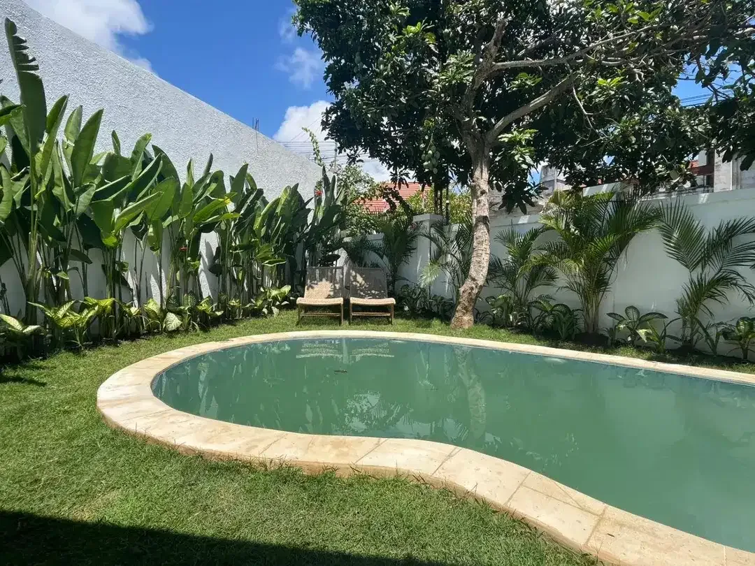villa baru di nusa dua, furnish, pool, dkt pantai - Image 1 of 10
