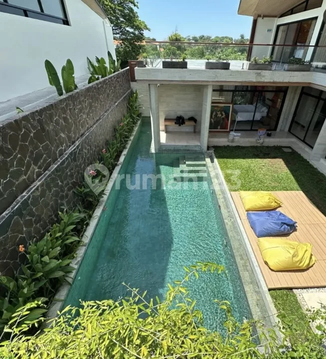 Villa Mewah Sanur Matahari Terbit 1 KM ke Pantai - Image 1 of 4