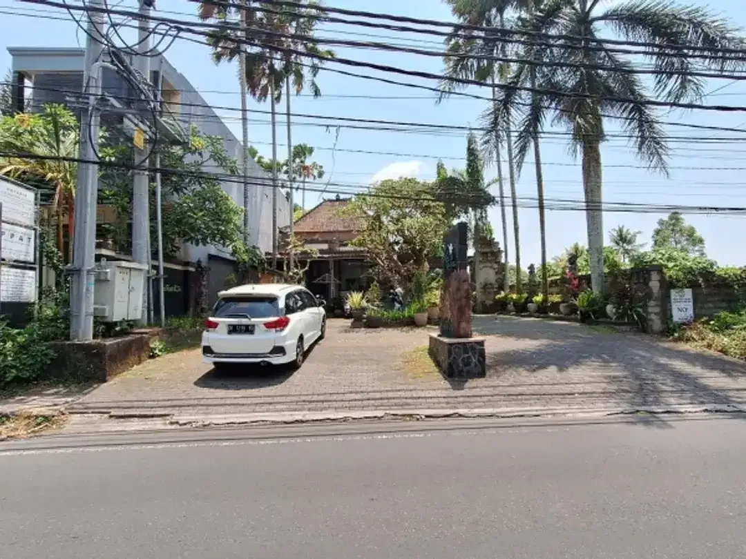 Dijual Cepat Tanah Bonus Bangunan Hotel di Kedewatan Ubud - Image 2 of 10